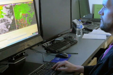 Looking at weather maps with screen based eye tracking